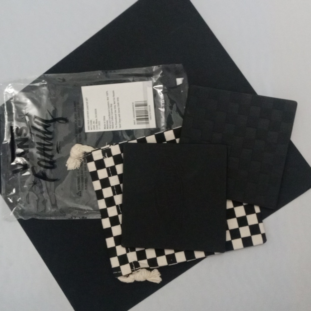 VANS 3 Piece Bundle, Dog Bowl, Faux Leather Coasters (2) & Sticky Post It Notes - Picture 2 of 8